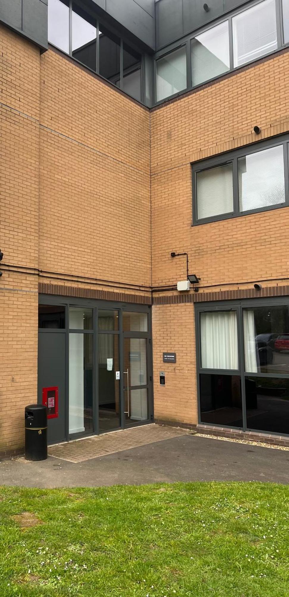 Stylish 2 Bedrooms, 2 Bathrooms With Workspace In Milton Keynes Exterior photo